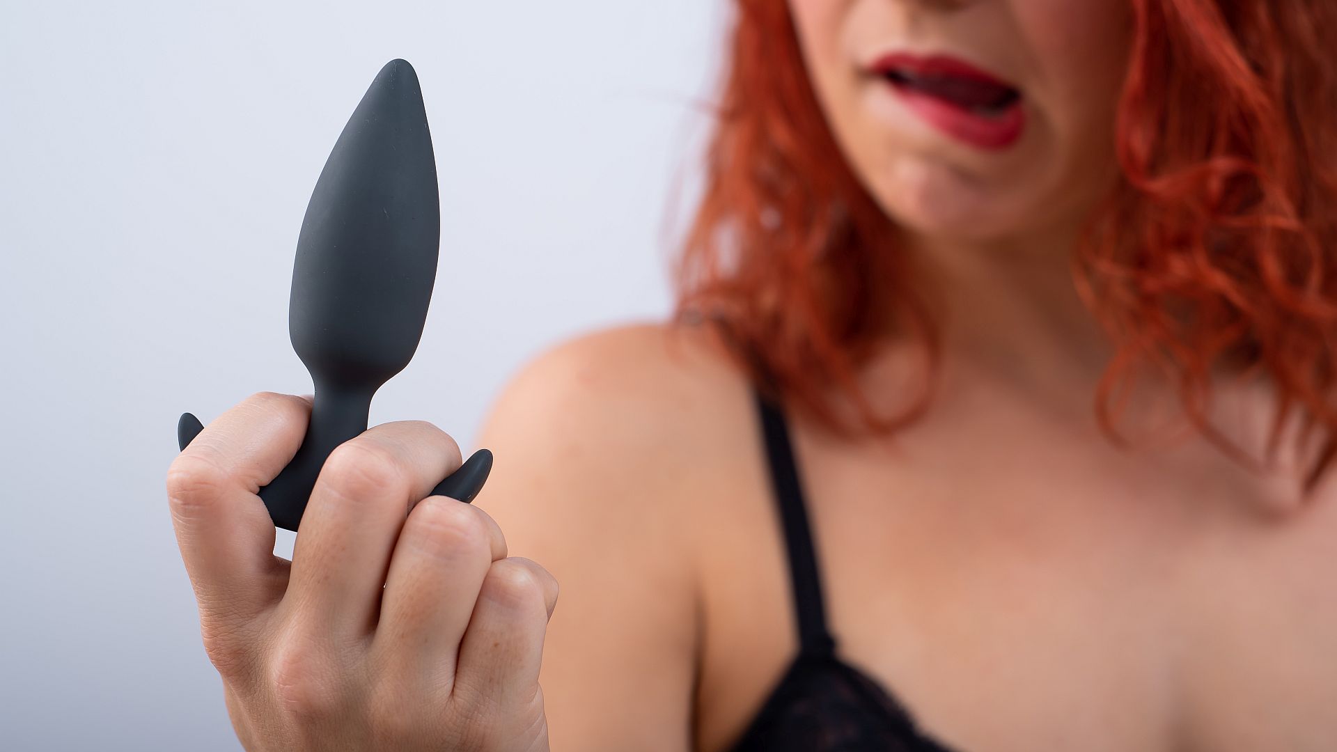 hranie sa s erotickou pomôckou bez kondómu 