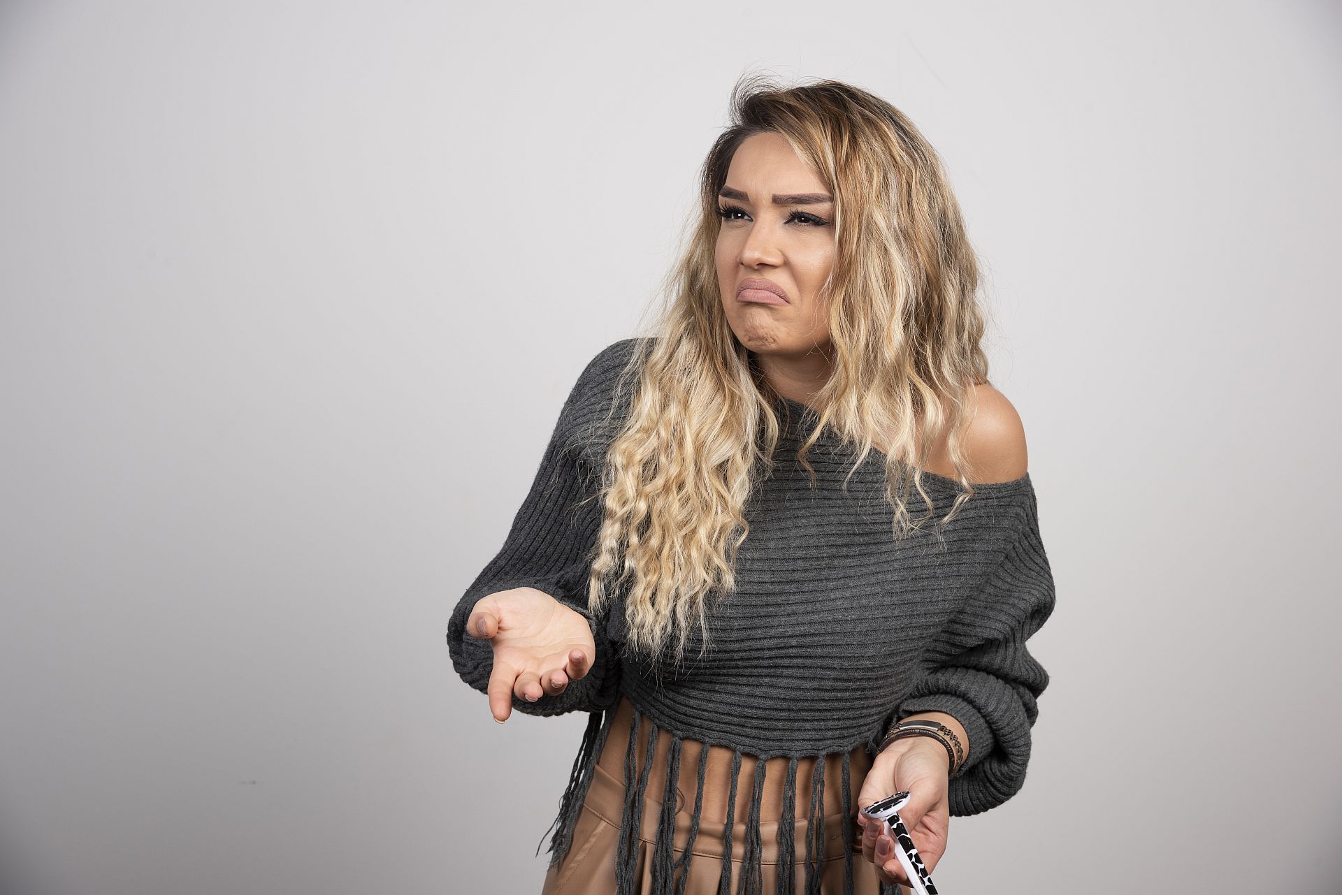 Žena nevie, ako sa má správať, pretože jej partner je narcista