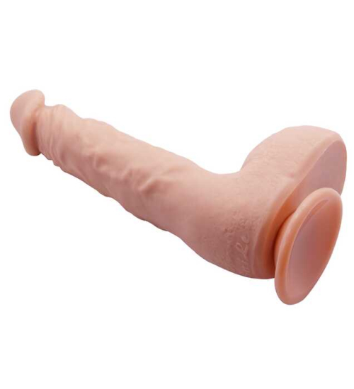 Realistické dildo v kyberkoži