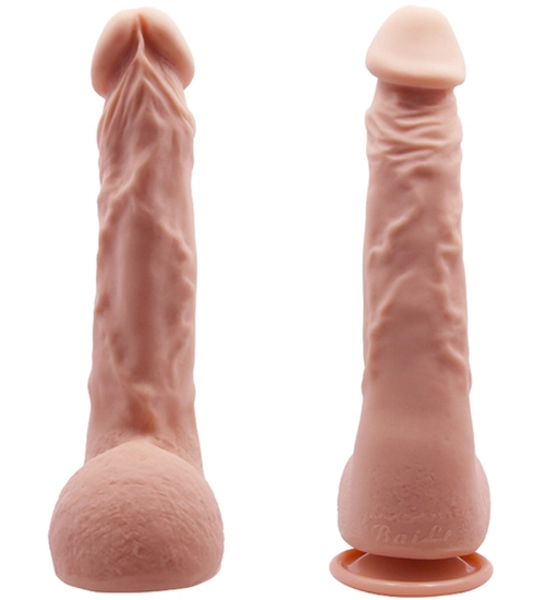 Realistické dildo v kyberkoži